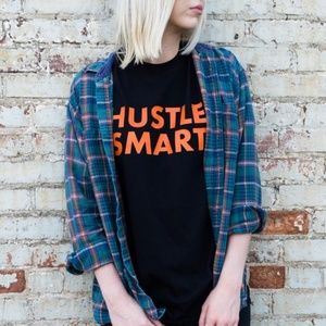 Hustle Smart "Tee"